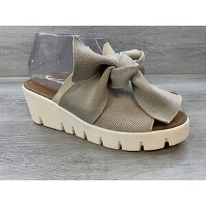 Bernie Mev New York Metallic Tan Bow Platform Wedge Sandals 11 Comfort Shoes